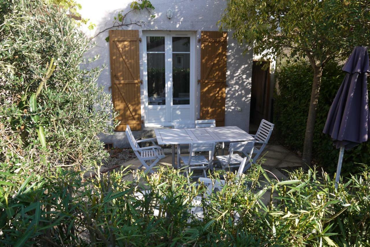 Aigues-Mortes villa prés des remparts Extérieur photo